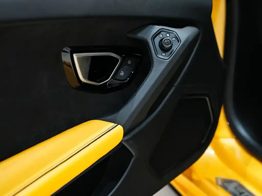 LAMBORGHINI HURACÁN