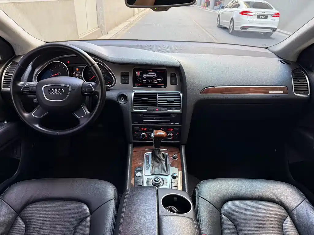 Audi Q7 — миниатюра 7