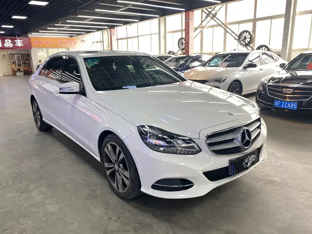 Mercedes-Benz E-Class — миниатюра 3
