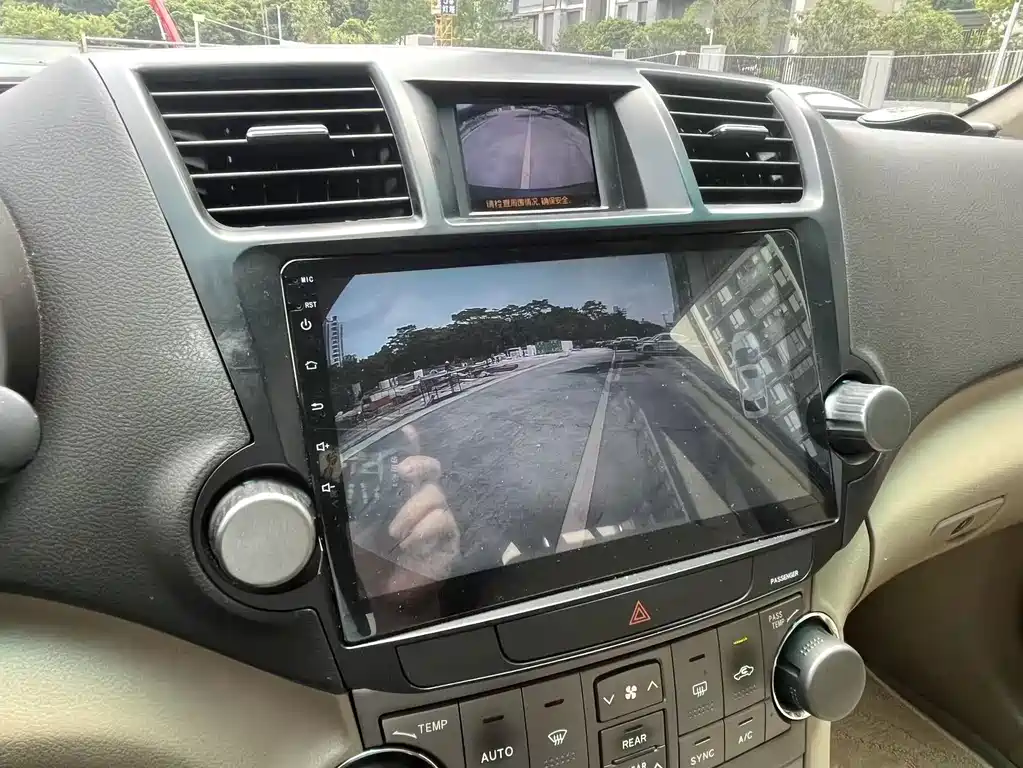 Toyota Highlander — миниатюра 9