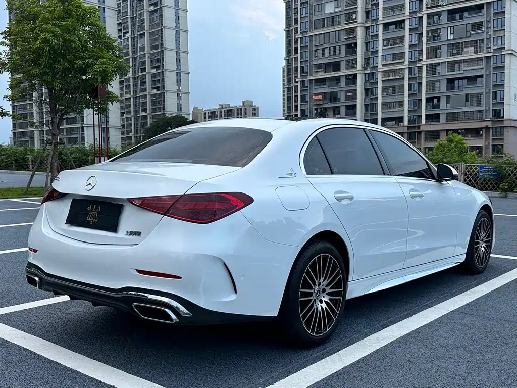 Mercedes-Benz C-Class — миниатюра 12