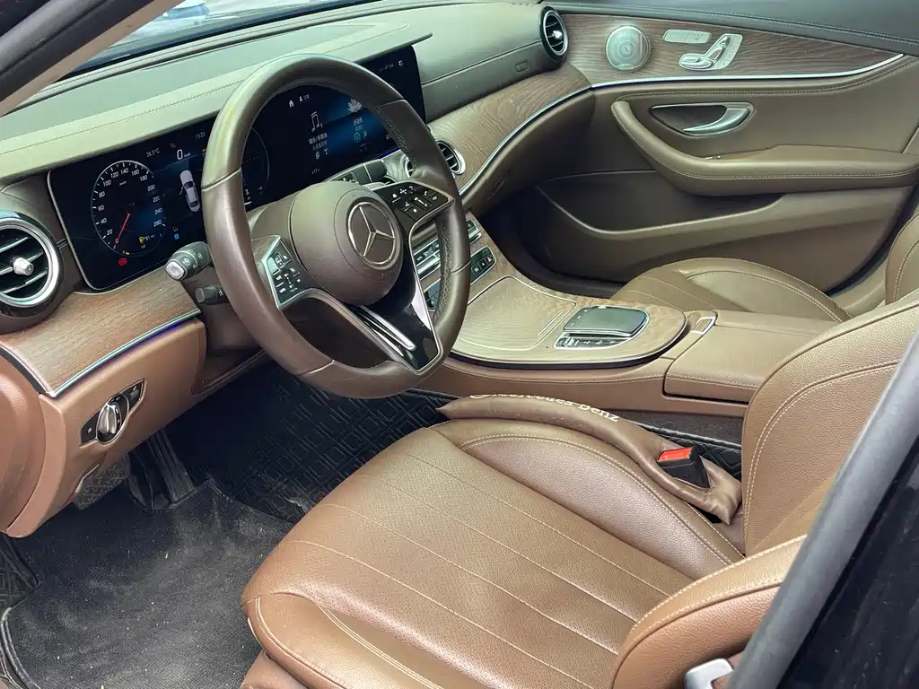 Mercedes-Benz E-Class — миниатюра 4