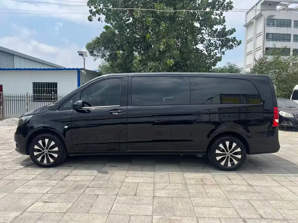 Mercedes-Benz Vito 2021 2.0T Elite 7 мест