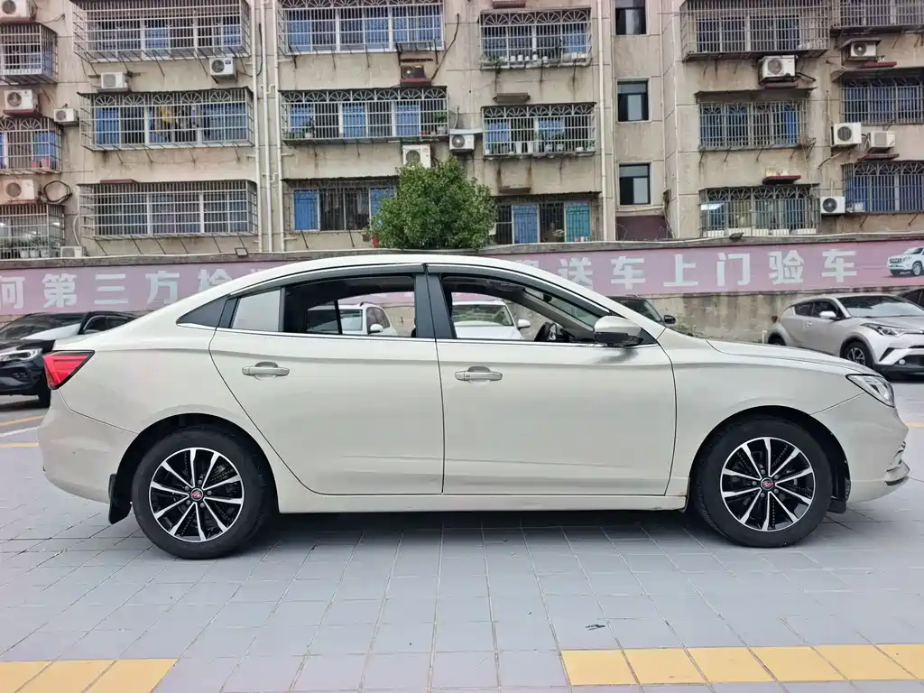Roewe i5 — миниатюра 5
