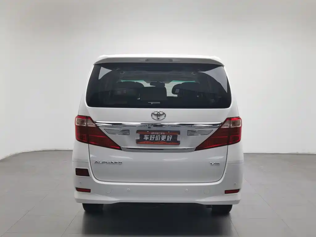 Toyota Alphard — миниатюра 4