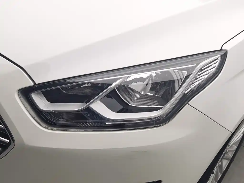 Ford Escort 2015 1.5L AT Comfort