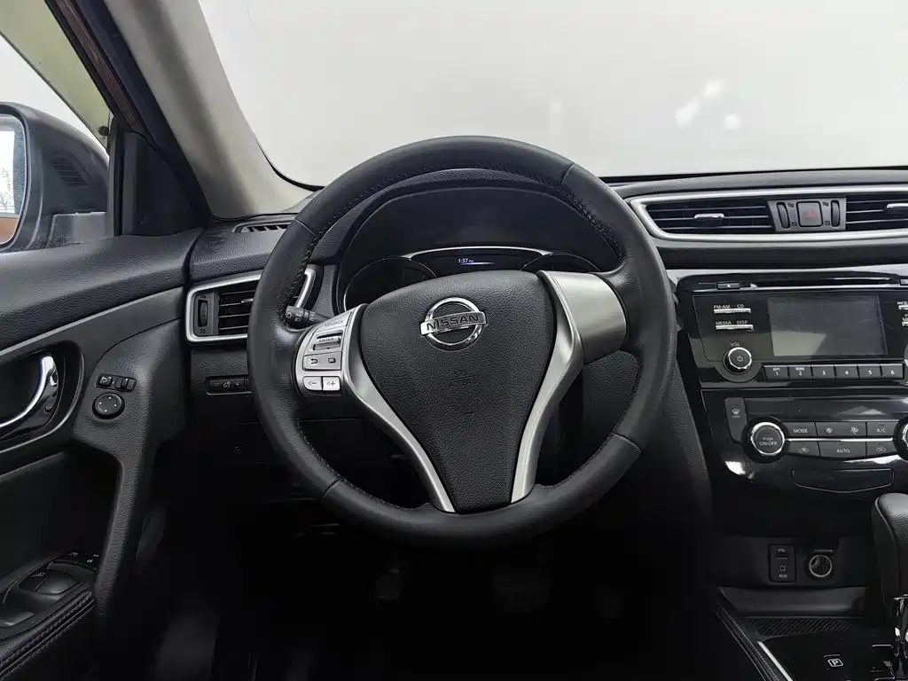Nissan X-Trail — миниатюра 11