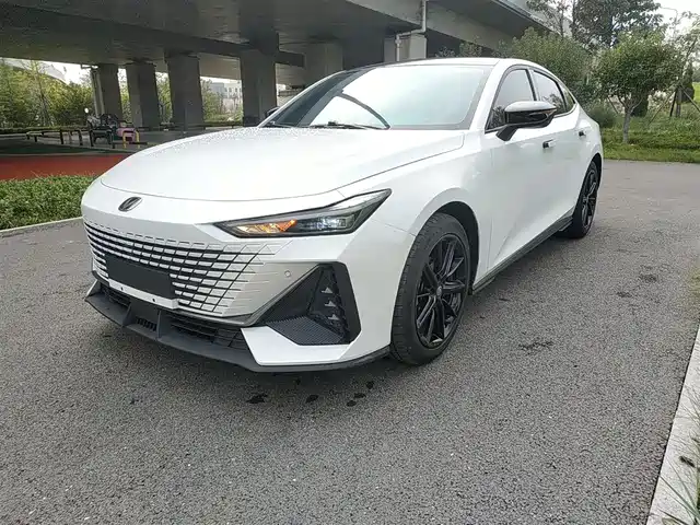 CHANGAN  UNI V 2022