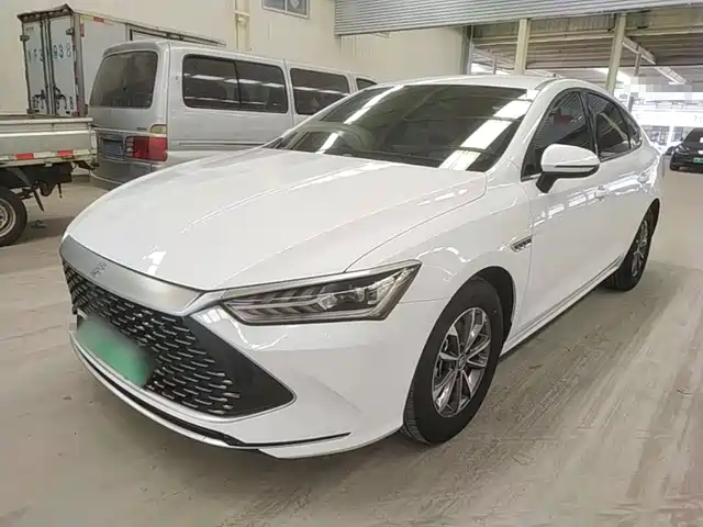2025 BYD Qin