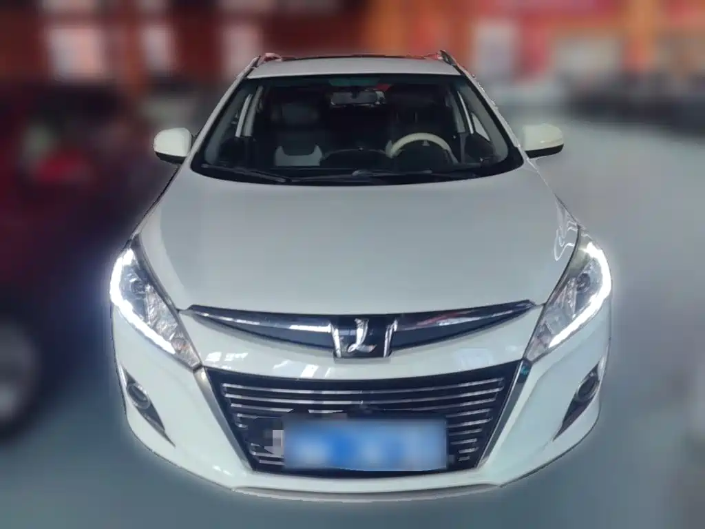 Luxgen U6 — миниатюра 5