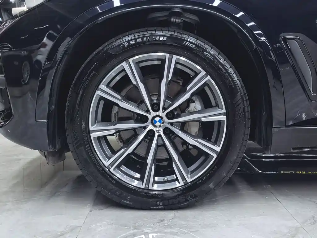 BMW X5 (Import) — миниатюра 35