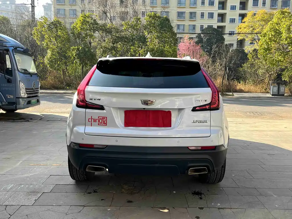 CADILLAC XT4