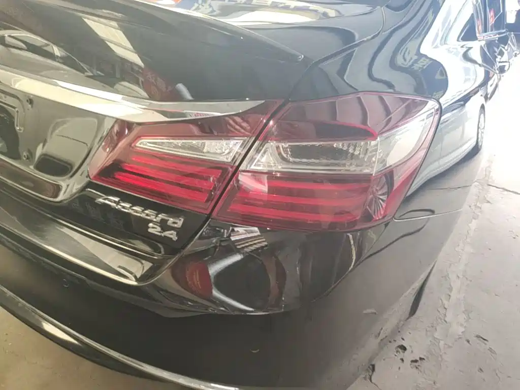 Honda Accord — миниатюра 8