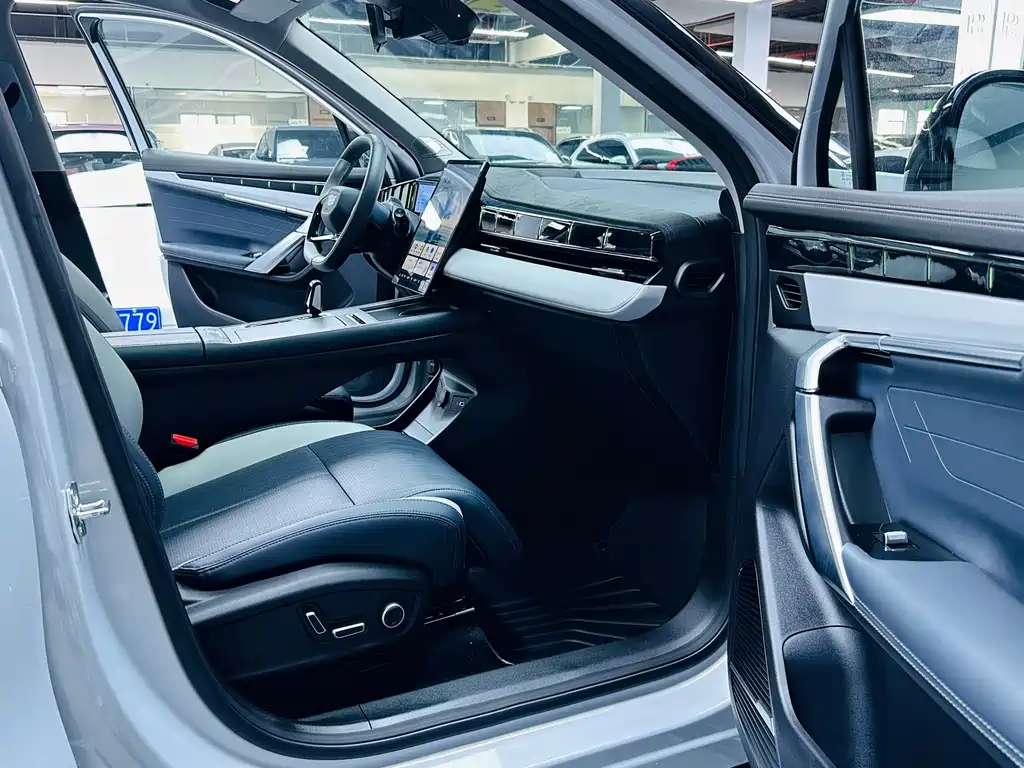 GEELY AUTOMOBILE BOYUE L