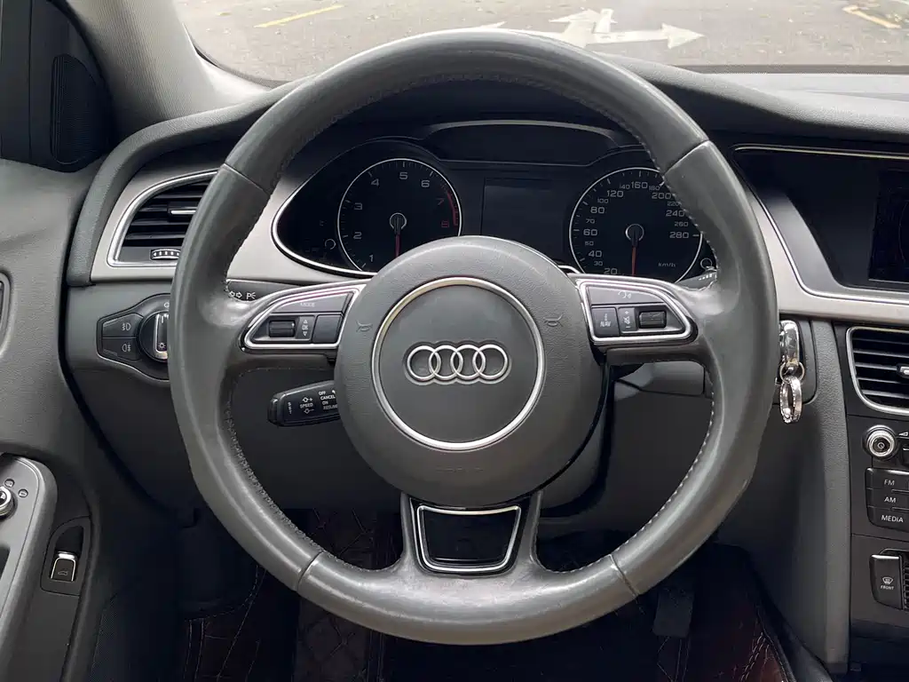 Audi A4L 2013 35 TFSI AT