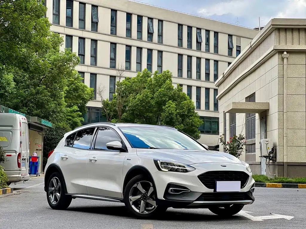 Ford Focus Active — миниатюра 3