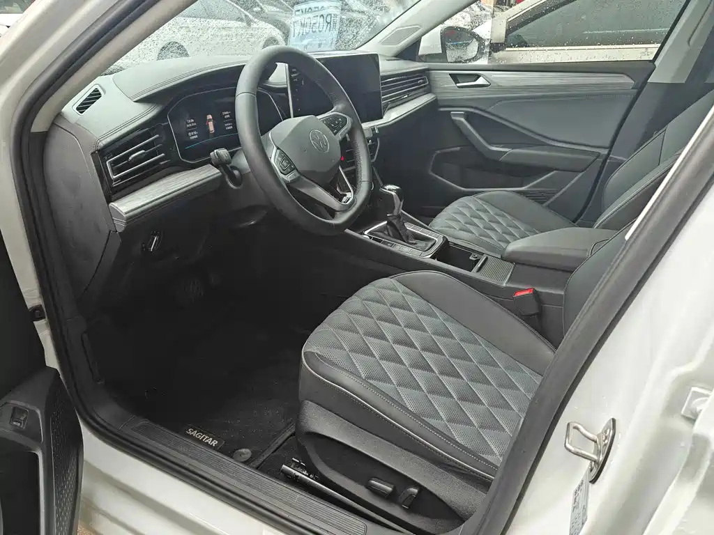 Volkswagen Sagitar — миниатюра 4