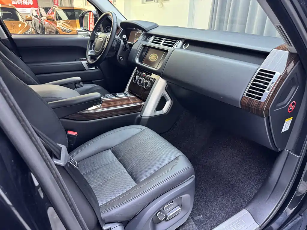 Land Rover Range Rover — миниатюра 17