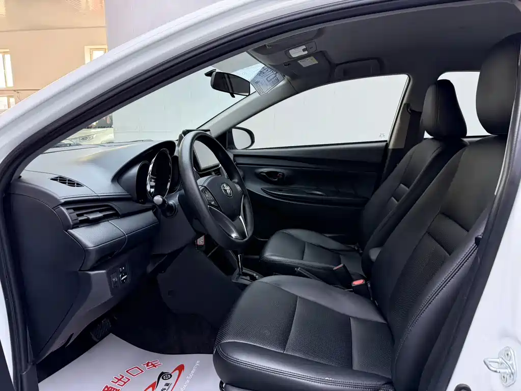 Toyota Yaris L — миниатюра 7
