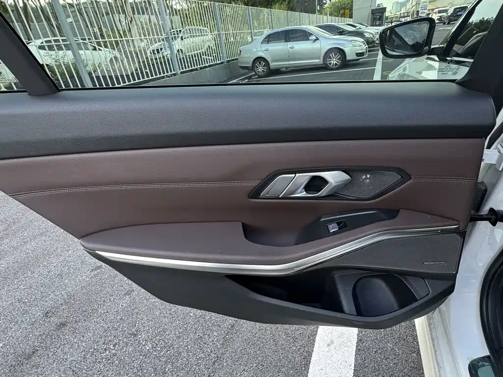 BMW 3 Series — миниатюра 12