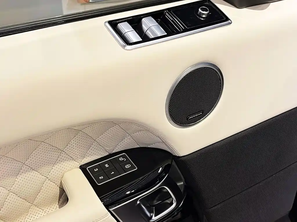 Land Rover Range Rover — миниатюра 14