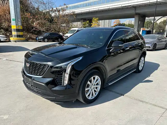CADILLAC XT4