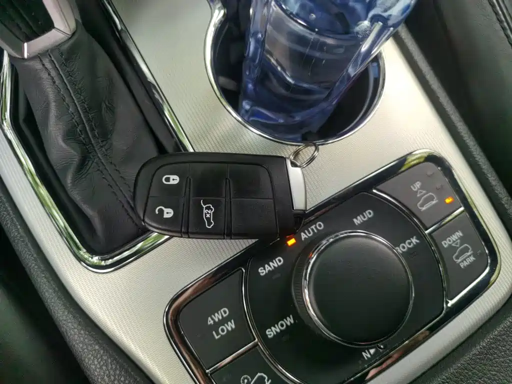 Jeep Grand Cherokee (Import) — миниатюра 12