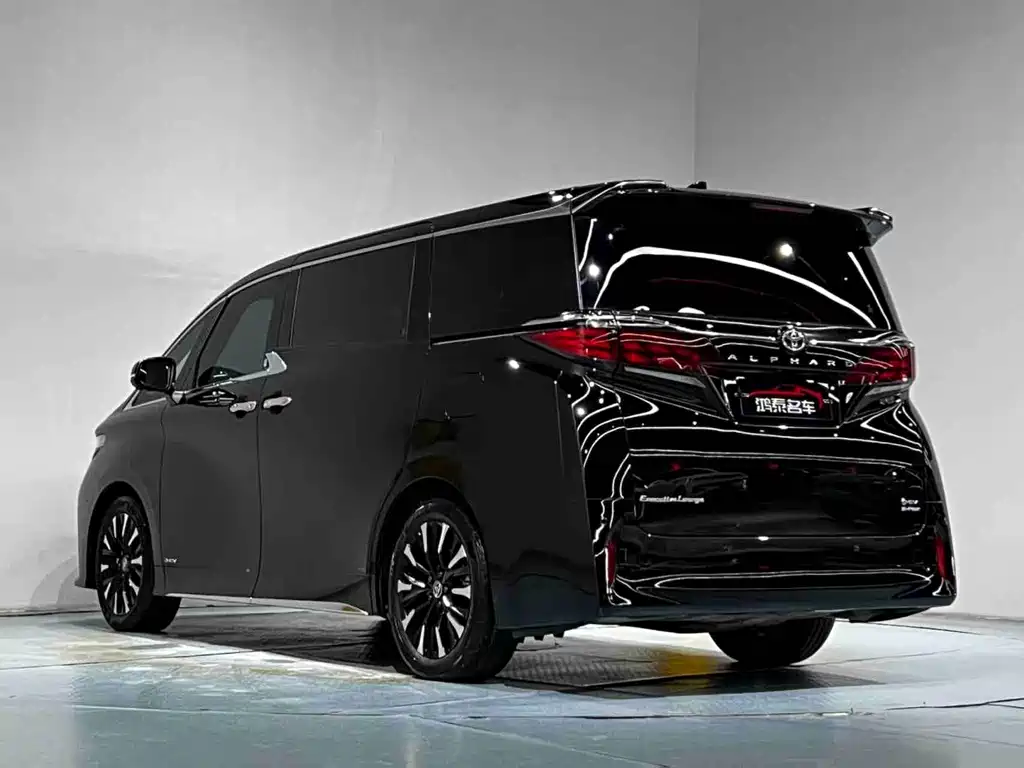 Toyota Alphard — миниатюра 17