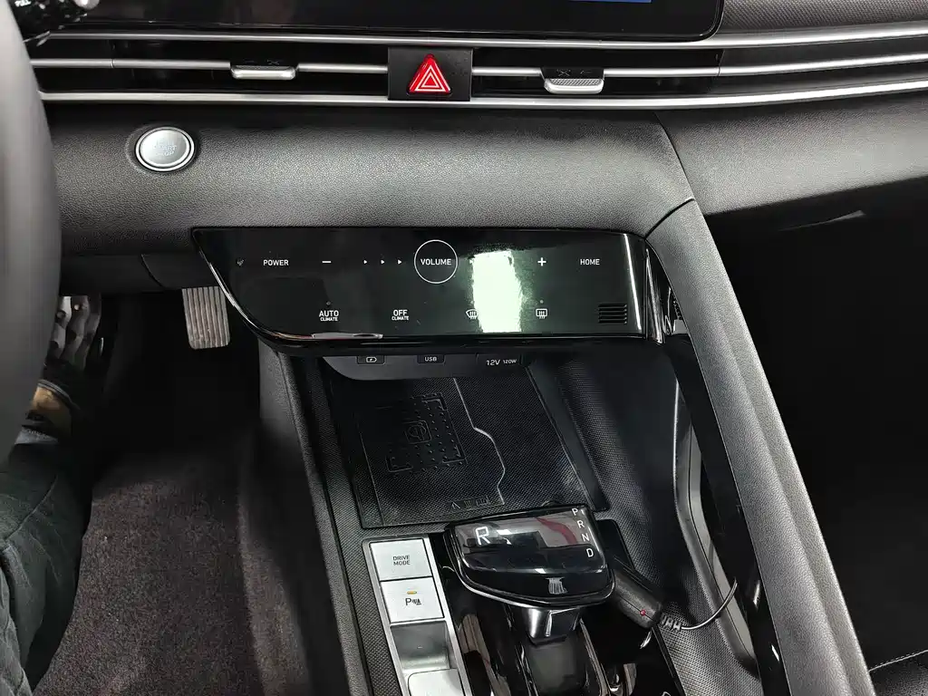 Hyundai Elantra — миниатюра 12