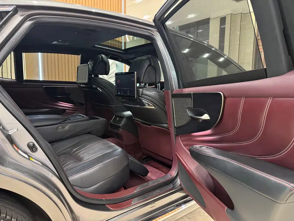 Lexus LS — миниатюра 17