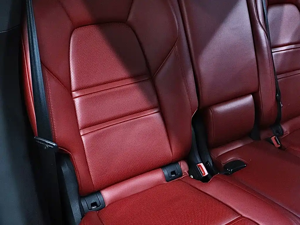 Porsche Cayenne — миниатюра 18