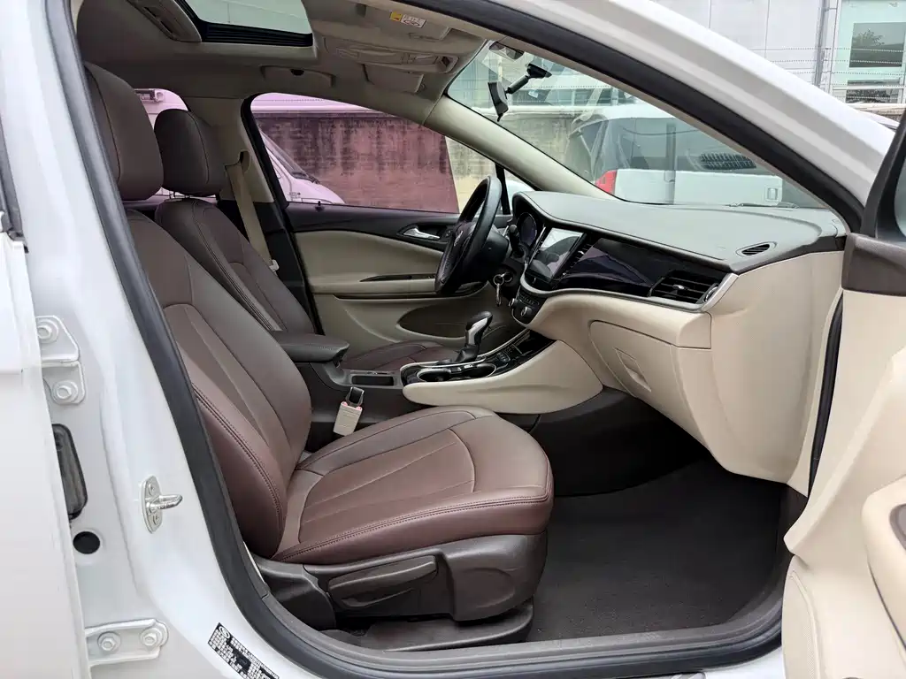 Buick Verano — миниатюра 12