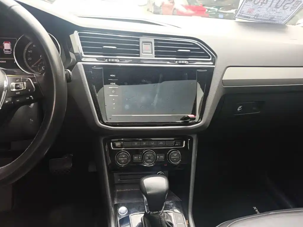 Volkswagen Tiguan L — миниатюра 13