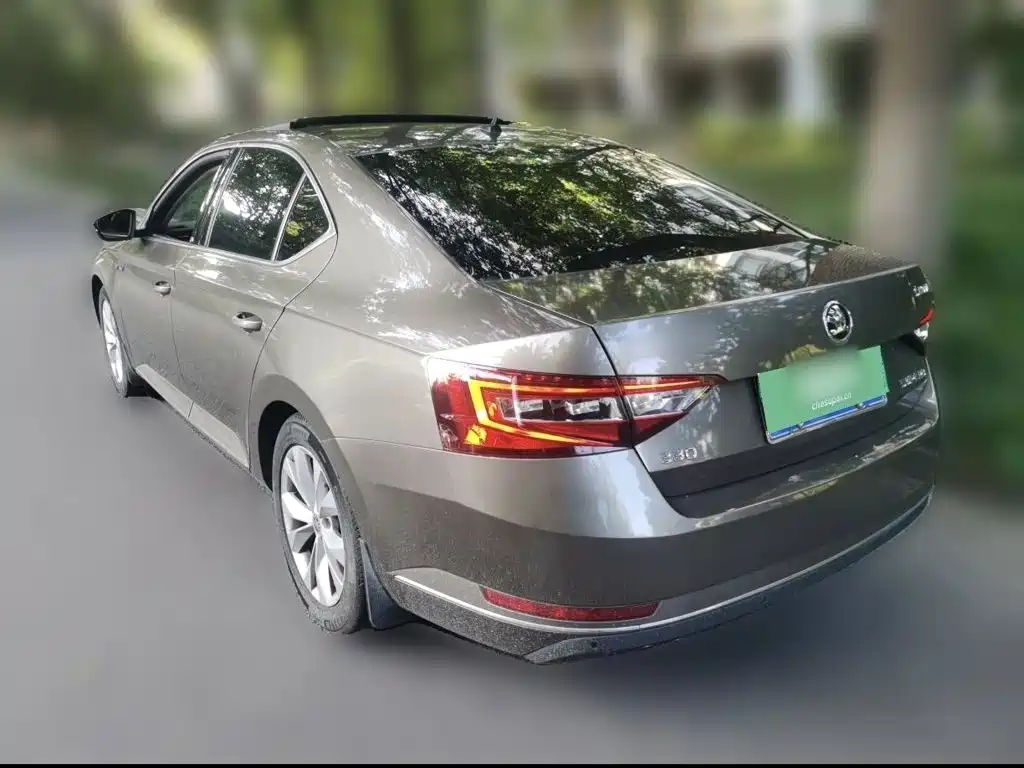 Skoda Superb — миниатюра 25
