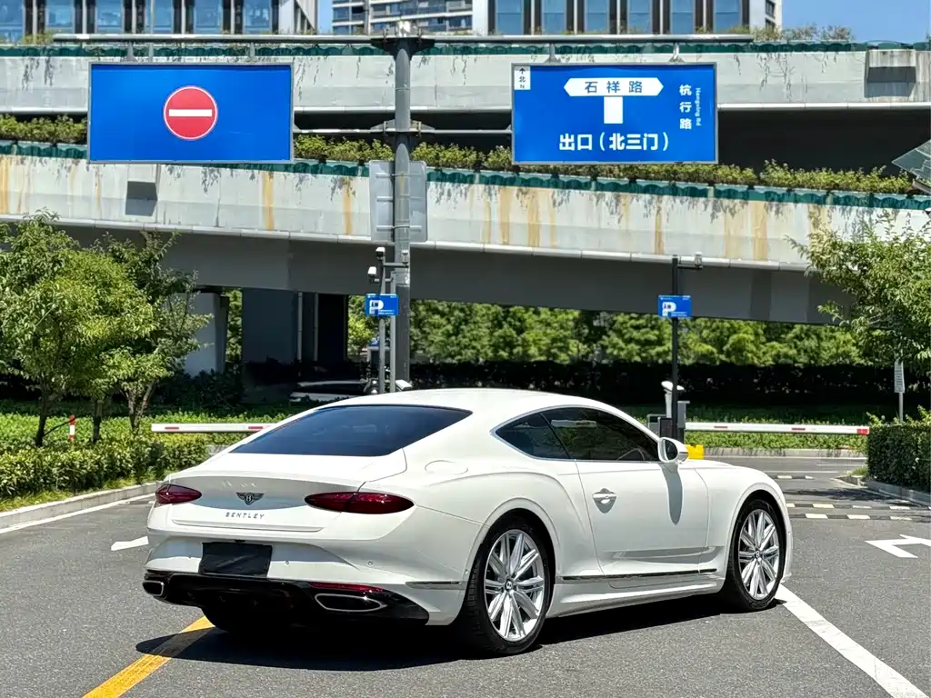 Bentley Continental PHEV — миниатюра 6