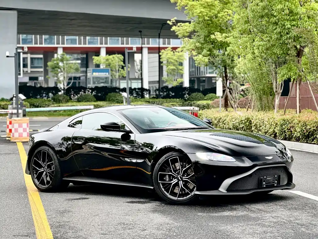 Aston Martin V8 Vantage — миниатюра 4