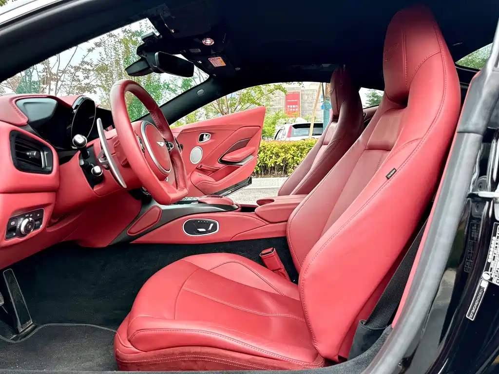 Aston Martin V8 Vantage — миниатюра 9