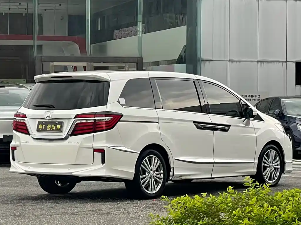 Honda Elysion — миниатюра 9