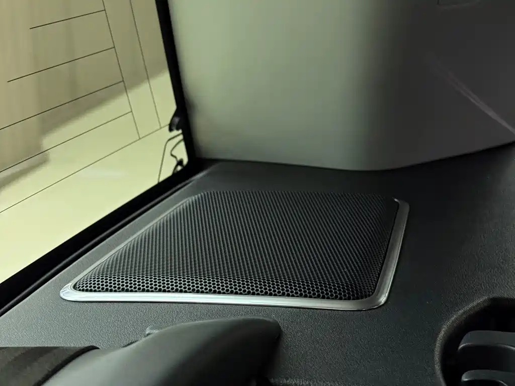 Land Rover Sport — миниатюра 12