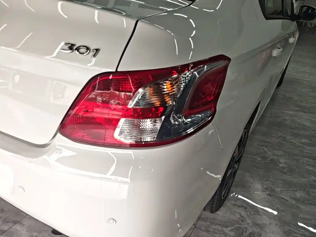 Peugeot 301 — миниатюра 8