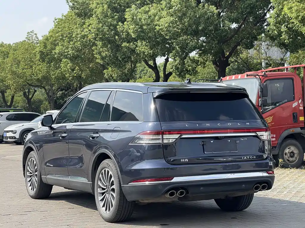 Lincoln Aviator — миниатюра 4