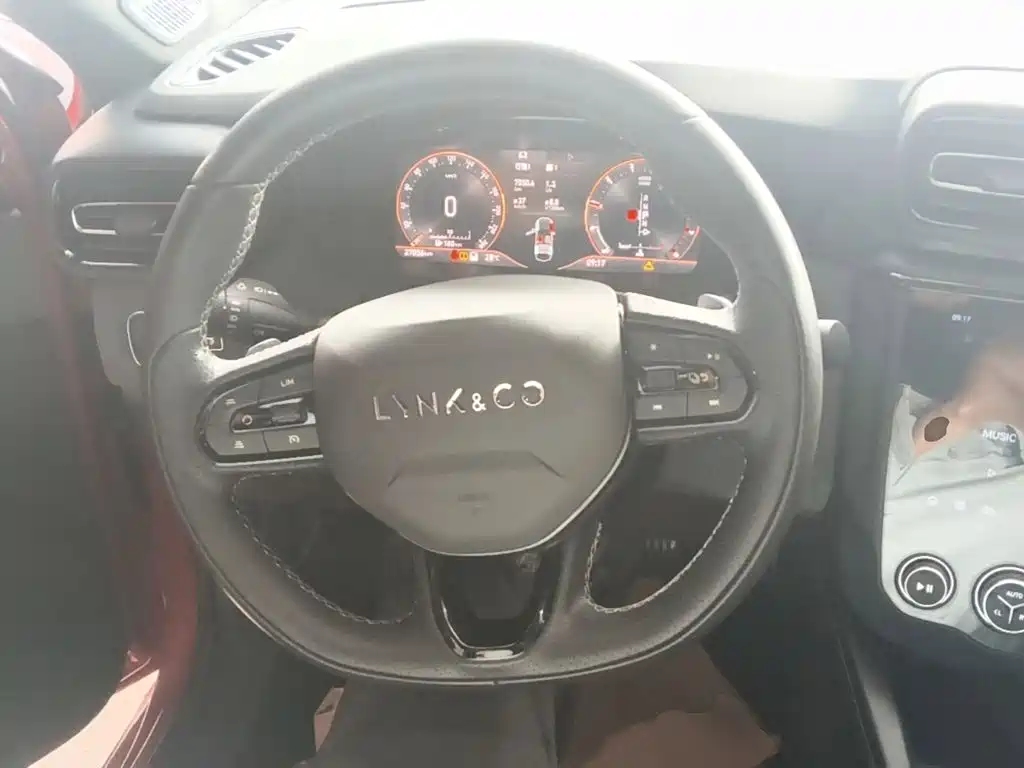 Lynk & Co 03 — миниатюра 11