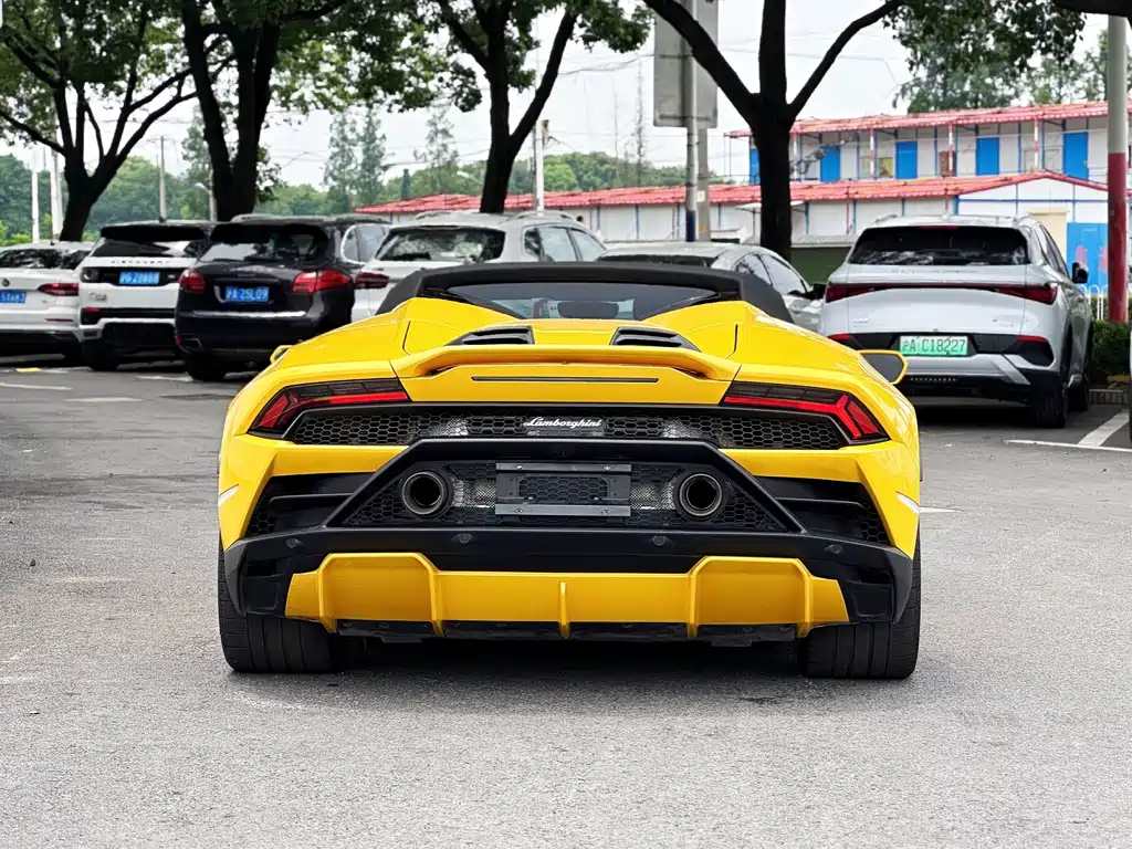 LAMBORGHINI HURACÁN
