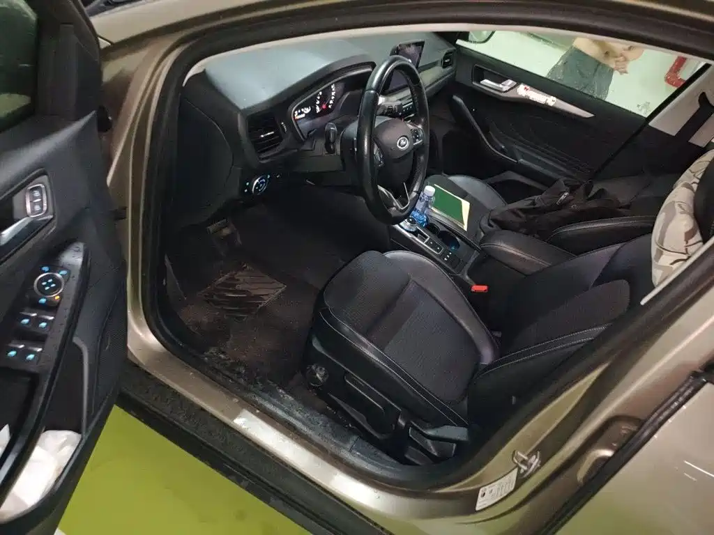 Ford Focus — миниатюра 17