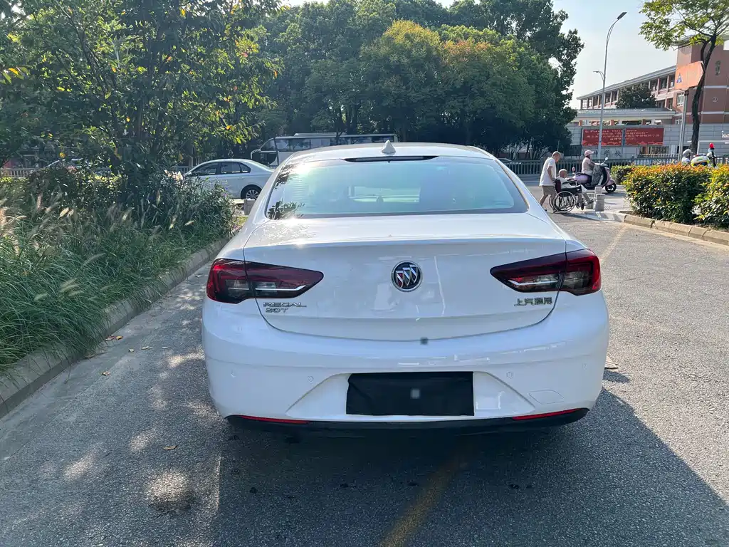 Buick Regal — миниатюра 6