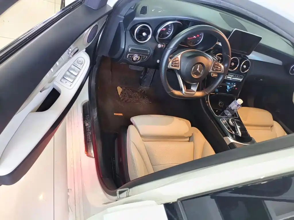 Mercedes-Benz C-Class — миниатюра 16