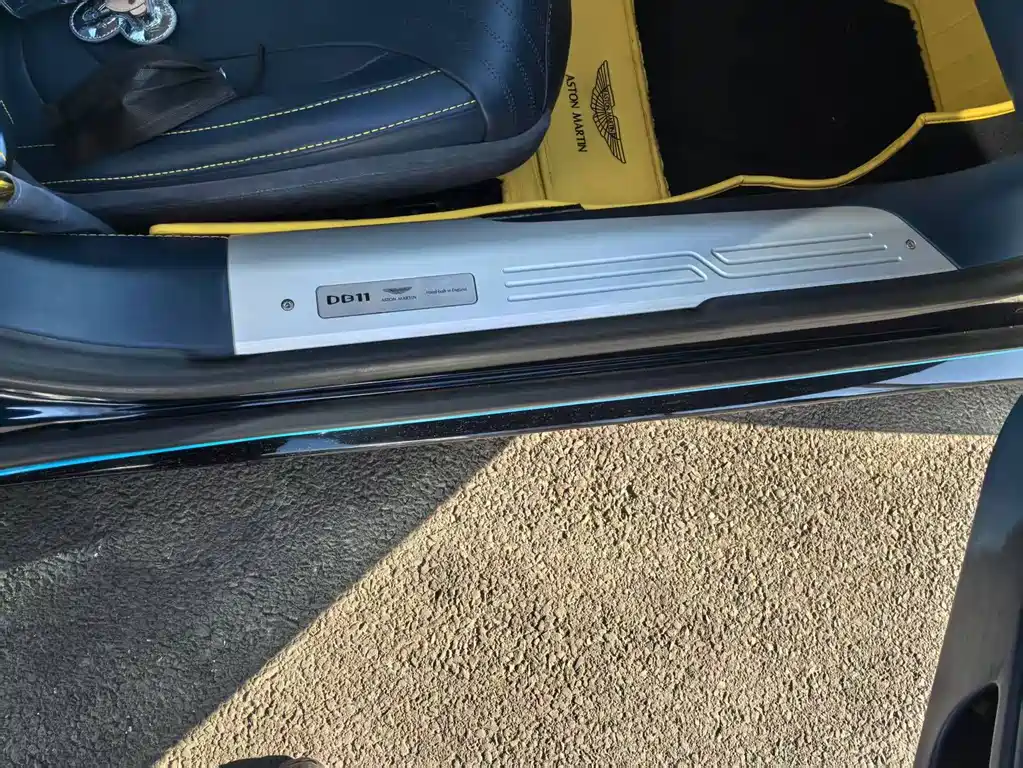 Aston Martin DB11 — миниатюра 5