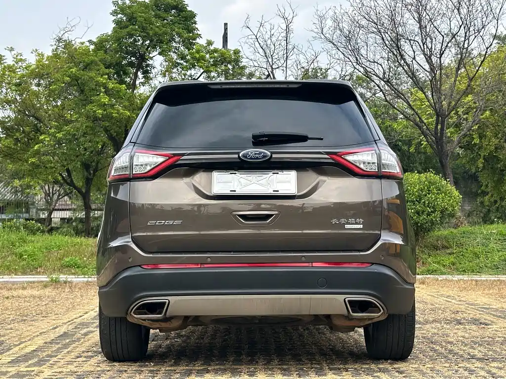 Ford Edge — миниатюра 6