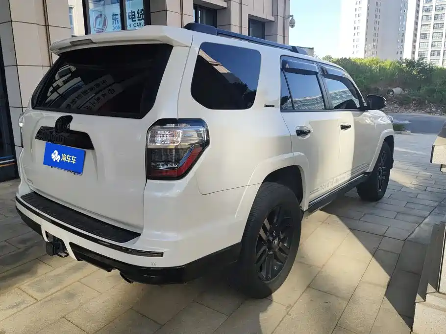 Toyota 4Runner — миниатюра 3