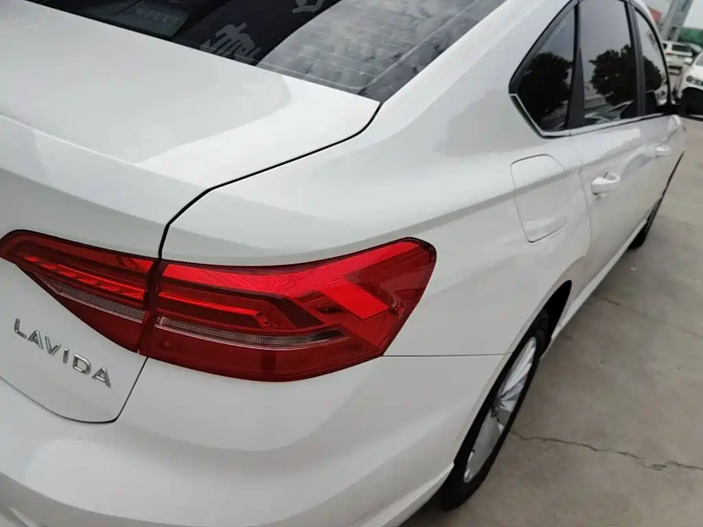 Volkswagen Lavida — миниатюра 8